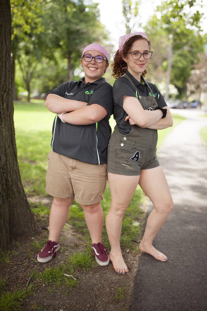 LynxOrientation's tweet photo. Say hello to the Pink Team! @LUOLCass &amp; @LUOLKeri https://t.co/sxnSn4h8Va