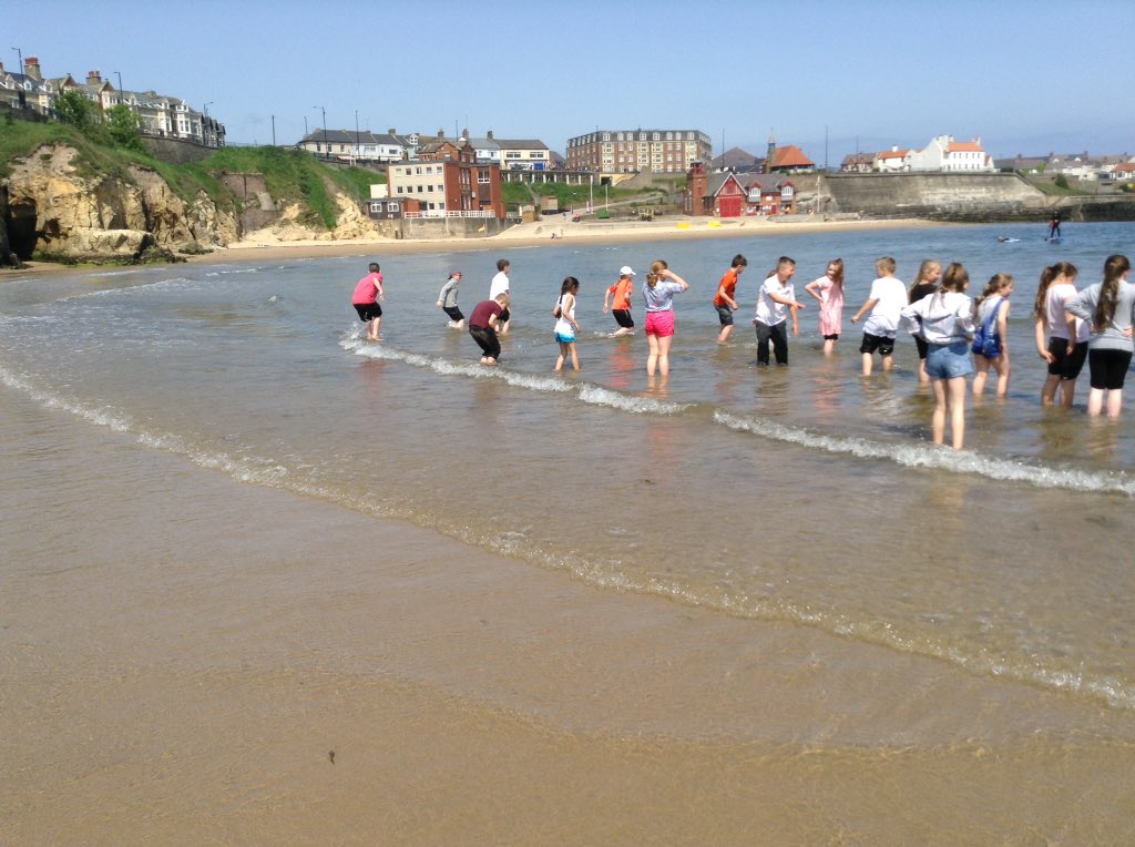 MissScottFallaP's tweet photo. Year 4's trip to the beach. We also paddled in the sea before having our ice creams! @FallaParkSchool  @Miss_Carr_Falla https://t.co/7JgS45aC8d