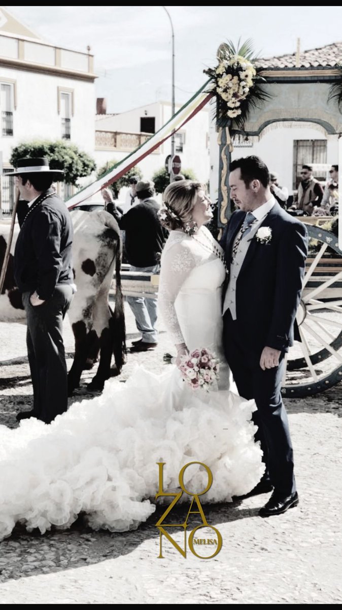 MelisaLozanoML's tweet photo. @CarmenRastrojo nos envía estas preciosas fotos del día de su boda
Enhorabuena pareja!
#MelisaLozano San Rafael 19 Tlf952581740 #Fuengirola #Málaga
#modaflamenca #noviaflamenca #vestidodegitana #weddingdress #flamenca #simof #siempresimof #weloveflamenco #boda #wedding #novia https://t.co/g4JM9D8x7s