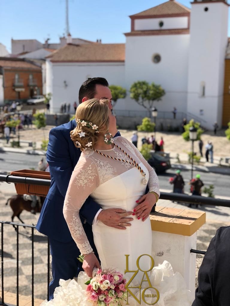 MelisaLozanoML's tweet photo. @CarmenRastrojo nos envía estas preciosas fotos del día de su boda
Enhorabuena pareja!
#MelisaLozano San Rafael 19 Tlf952581740 #Fuengirola #Málaga
#modaflamenca #noviaflamenca #vestidodegitana #weddingdress #flamenca #simof #siempresimof #weloveflamenco #boda #wedding #novia https://t.co/g4JM9D8x7s
