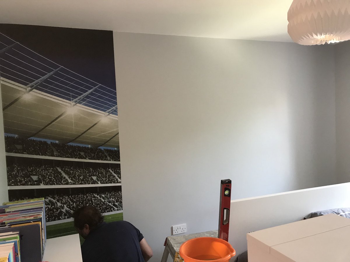 property_ready's tweet photo. Well! That was a stress load of anguish!! I had a hand(literally) from Tanya today,what a load of tissue paper this mural was,escaped without tearing !! it’s so fragile you’d worry if it was toilet roll !!Job done though #neveragain #greatapprentice #patient #drinkrequired 🍻🇬🇧 https://t.co/psNH5f41gj