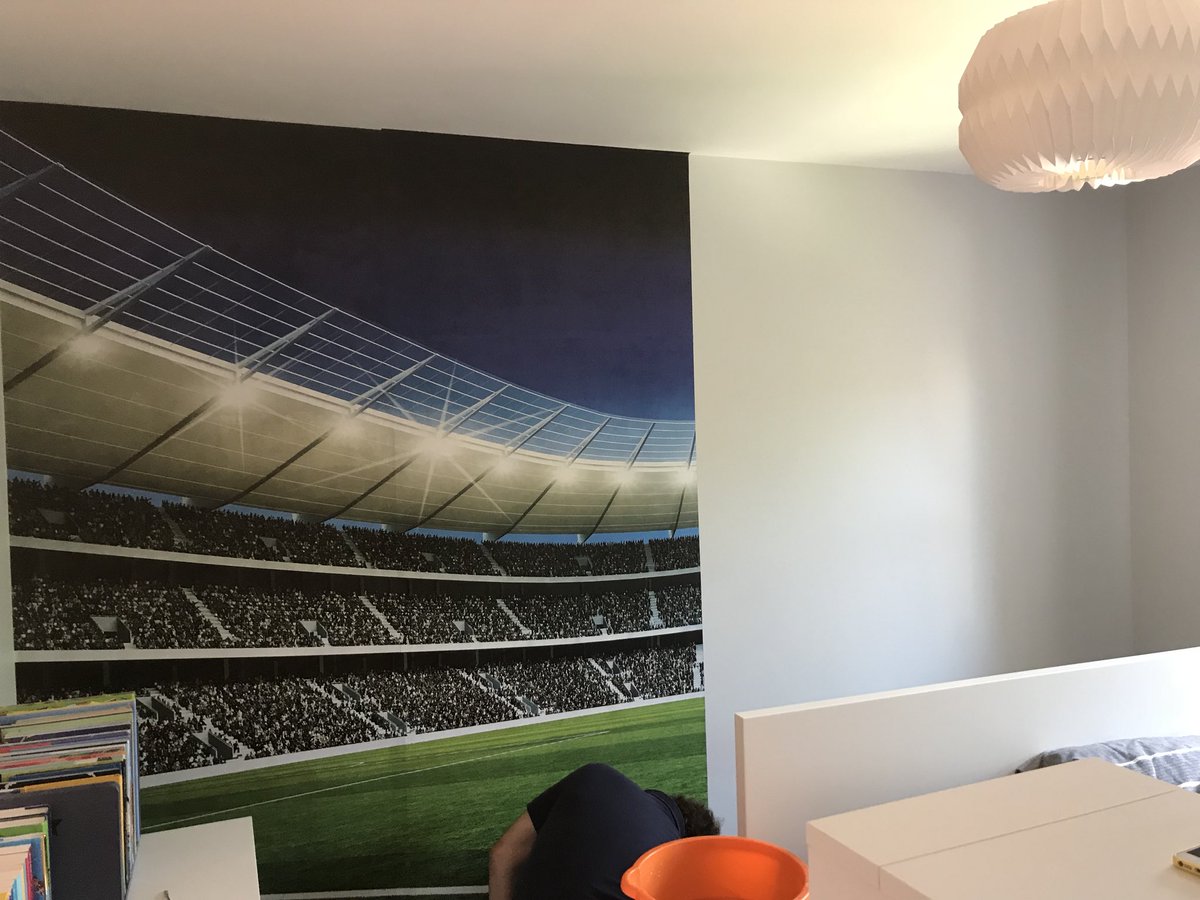 property_ready's tweet photo. Well! That was a stress load of anguish!! I had a hand(literally) from Tanya today,what a load of tissue paper this mural was,escaped without tearing !! it’s so fragile you’d worry if it was toilet roll !!Job done though #neveragain #greatapprentice #patient #drinkrequired 🍻🇬🇧 https://t.co/psNH5f41gj