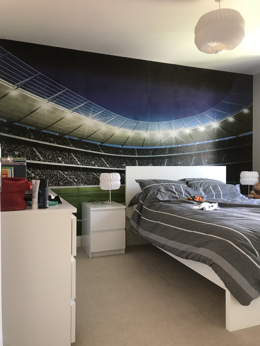 property_ready's tweet photo. Well! That was a stress load of anguish!! I had a hand(literally) from Tanya today,what a load of tissue paper this mural was,escaped without tearing !! it’s so fragile you’d worry if it was toilet roll !!Job done though #neveragain #greatapprentice #patient #drinkrequired 🍻🇬🇧 https://t.co/psNH5f41gj