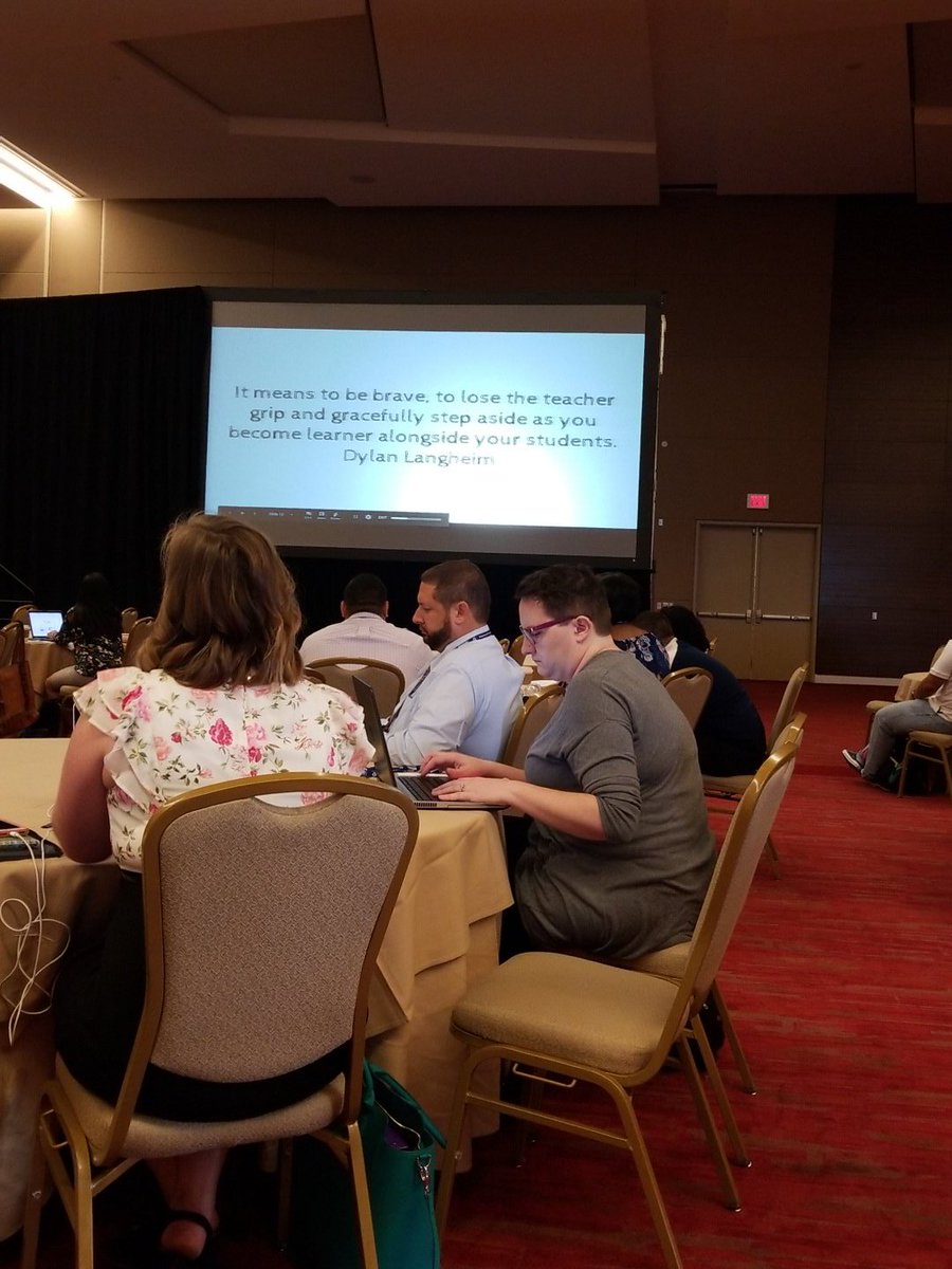 PDFSteph's tweet image. #ignite18 kicking off with a very energetic keynote. Love the energy!