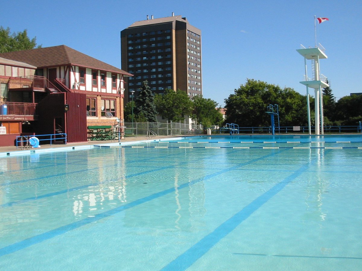 Opening Day at the #CityMJ Phyllis Dewar Outdoor pool and spray parks!  Kinsmen Sportsplex pool under annual maintenance shutdown until July 2. More details in the link: moosejaw.ca/announcements/…