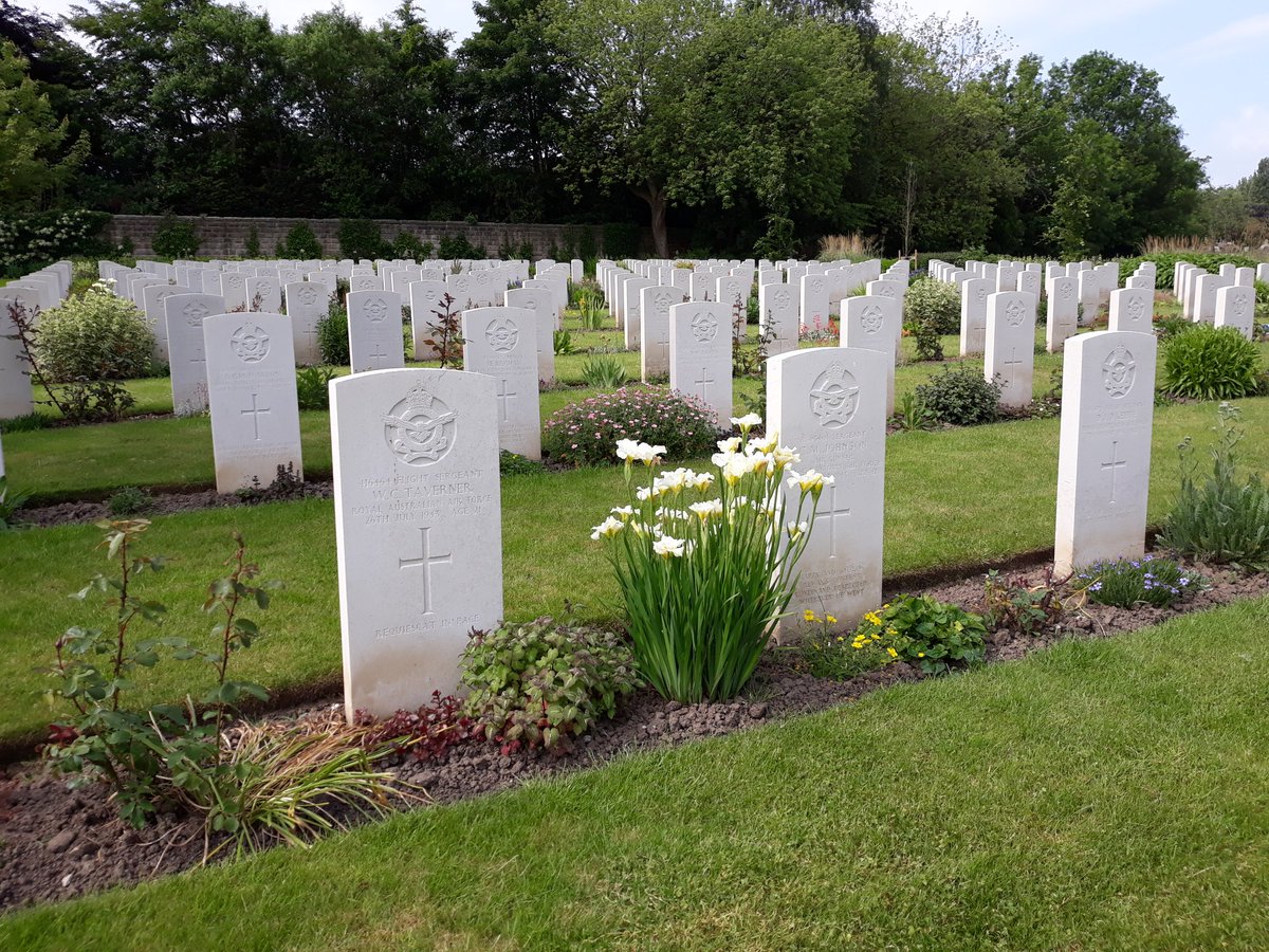 CWGC's tweet image. RT @ElizbethjmSmith: So peaceful and calm @CWGC #Stonefall today. In the brilliant sunshine the cemetery looked beautiful and was full of birdsong. As always the photos don't do it justice. #LestWeForget
