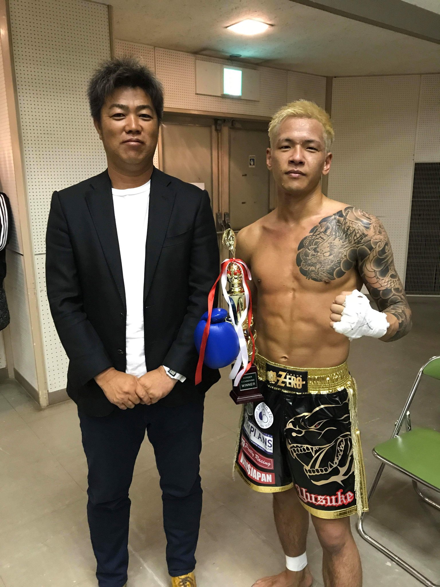 佑典 Twitter இல உள ள ர 昨日は高校のサッカー部の時の監督 立正大淞南の南健司監督がわざわざ会場まで足運んで見に来てくれてました 本当に嬉しかったです 最高の勝ちかたができて本間によかった T Co X58ygevspq Twitter