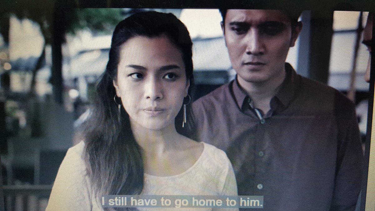 Tanat83's tweet image. Ahh Sulaiman and his partner save Pamela from being beaten by her Caucasian husband... whoops wrong show, haha! 😆😅 #codeoflawch5 @FauzieLaily @lyzpopz @mediacorpCh5