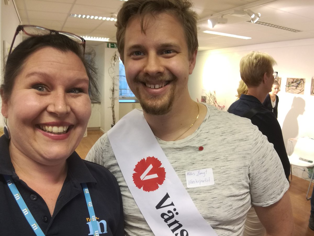 JenniferLind44's tweet photo. @V_Huddinge Jag har minglat med er flera gånger.  
Betyder det att ni vill inleda en koalition med oss? https://t.co/70TJvYbeOm