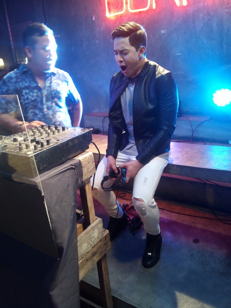 Cess414's tweet photo. Dj Antok. 
Wawa, Pero ang cute parin😂

Bts Gard
Ctto
#ALDENValuesAndMine https://t.co/2cKYyinf8s