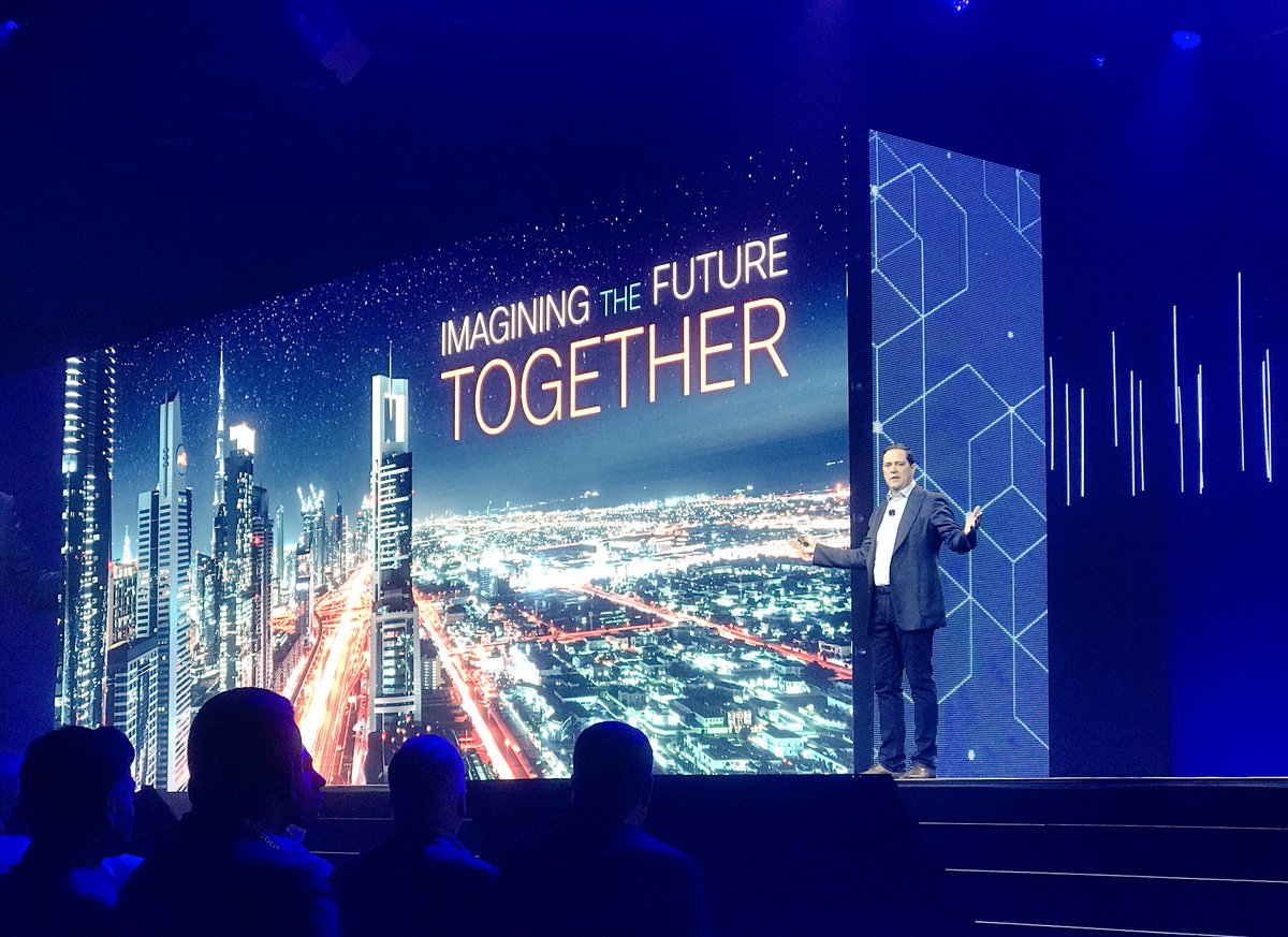 HeatherThomasSV's tweet photo. @CiscoLive Keynote is underway! #lovemyjob #OpsRock #CLUS https://t.co/u2G8Vhbykr