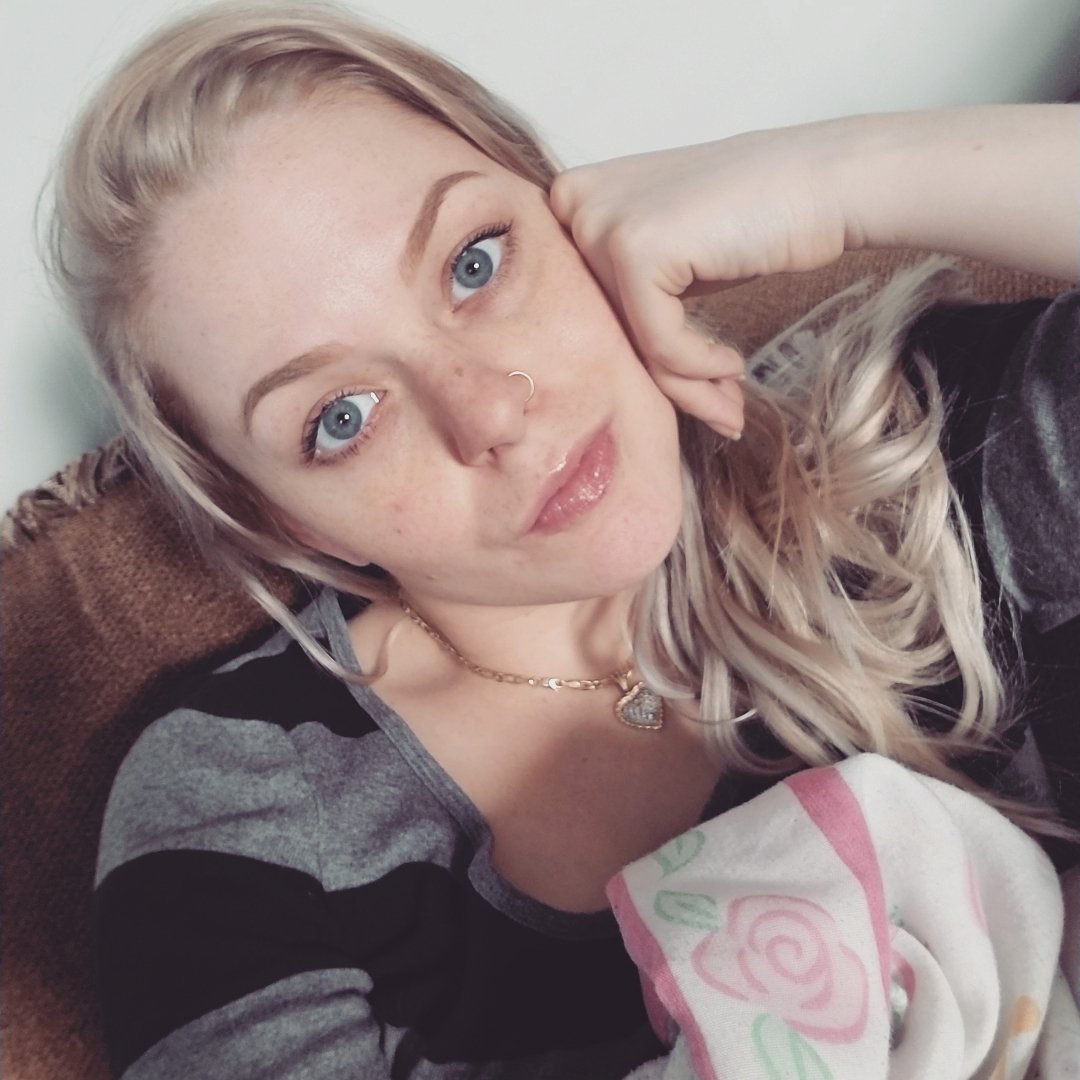 AsteriaFell's tweet photo. @influenster @KatVonDBeauty #KVDBrows #HowIBrow #complimentary https://t.co/FcezIjCEYL