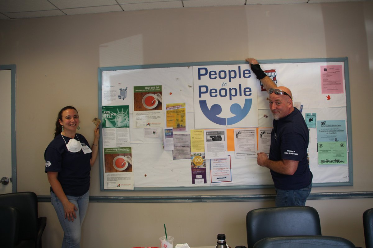 Totalrecallcorp's tweet photo. Our team had a great time volunteering at the People to People Food Pantry on the annual @Convergint Social Responsibility day.
#ConvergintCares #giveback https://t.co/tRYM1kvyMr