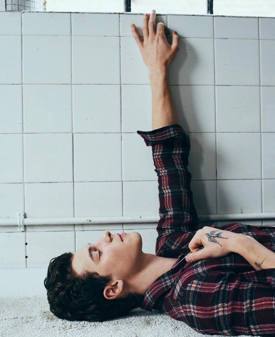 ShawnMendesFans's tweet photo. 🌹 https://t.co/RHlR2u2Q83