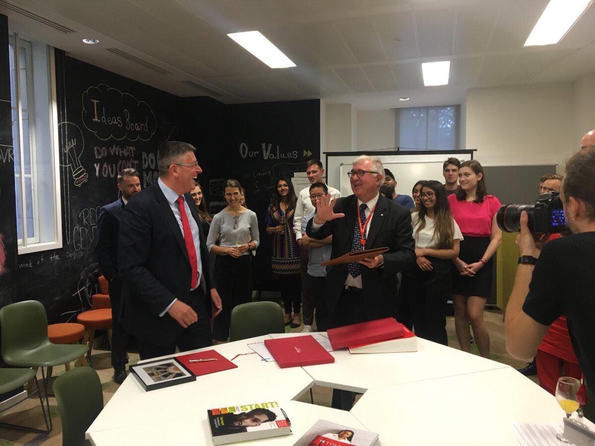 theartindex's tweet photo. Our co-founder @riaawaliaa had the pleasure to be apart of tonight’s celebrations! - The continuation of the partnership between @InnovateKings &amp; @SantandarUK Looking forward to all of the exciting plans to come! #entrepreneurship #FemaleFounders #genderparity https://t.co/H0bzwj5vRk
