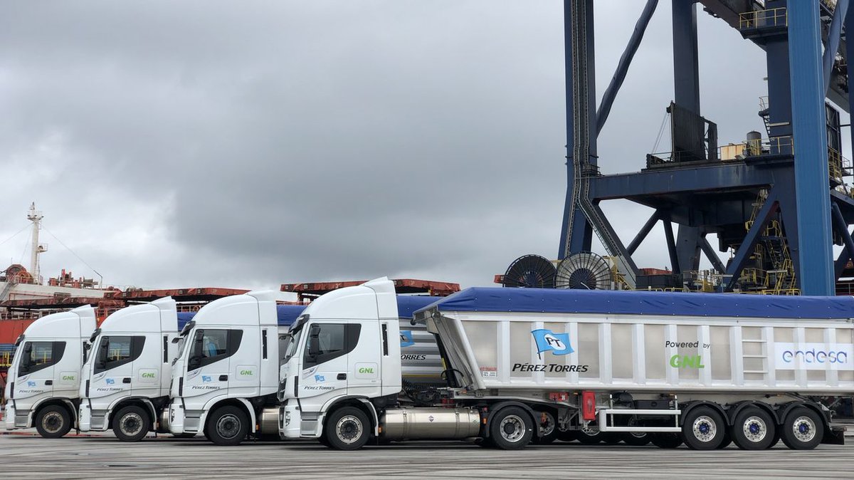 gaznacom's tweet photo. Endesa incorpora a su flota los primeros camiones de gas natural licuado de gran potencia (460 CV) en Europa. #GAZNACOM https://t.co/NR7Yy4vKVL
