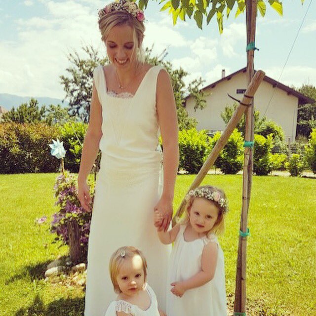 AlVotrestyle's tweet photo. Création robes de mariée et enfants d’honneur #creation #creatricefrancaise #amour #happyness #bonheur #love #mariage #mode #trend #fashion #fashiondesigner #mariee #weddingday #weddingdress #bridaldress #robedemariee #robe #dress #bohemechic #bohemestyle #aidaleoncreation https://t.co/pjYrePsuTX