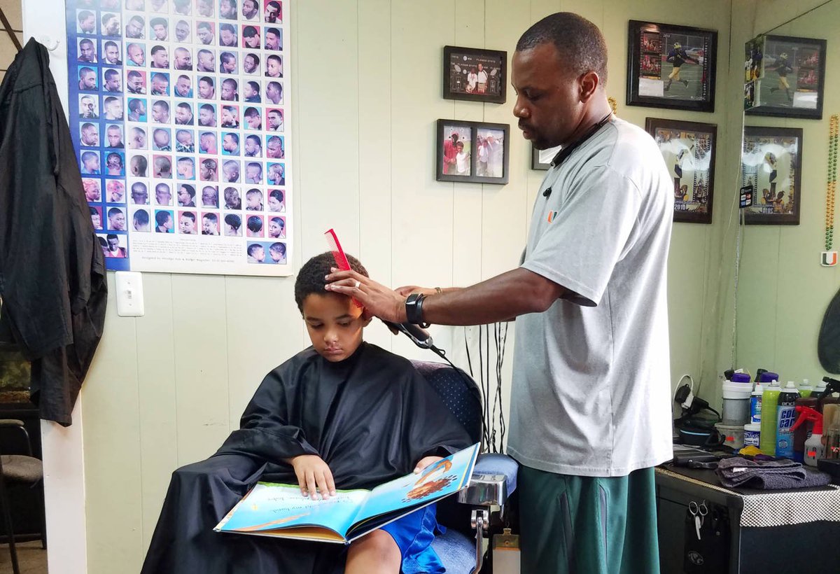 LeaderUtn's tweet photo. It Takes A Village: When the Barber Also Pushes #literacy. https://t.co/MRScgtnjZ0 #reading #Read2BReady #elemchat https://t.co/ISzO3nh8NK