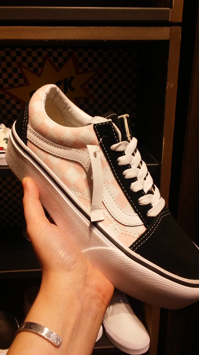 merpiarty's tweet photo. These. Shoes. #vans #platformshoes #vansplatform https://t.co/6DQERY7uDG