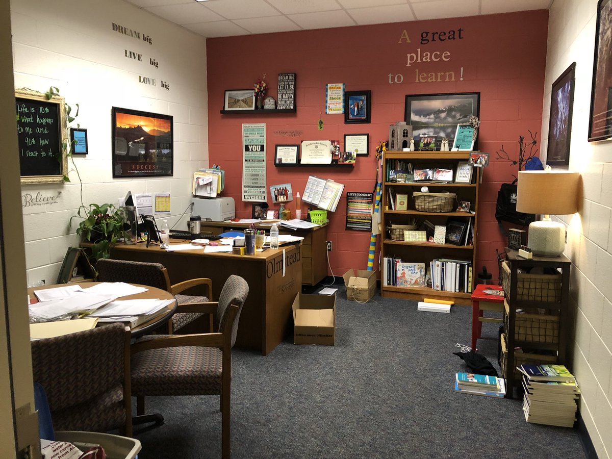 olmstead_jen's tweet photo. Was harder than I thought, but looking forward to the next adventure! Good bye @DDMSDragons Hello @AFMSChargers #WhatStartsHereChangesEverything https://t.co/ZHahc01yqz