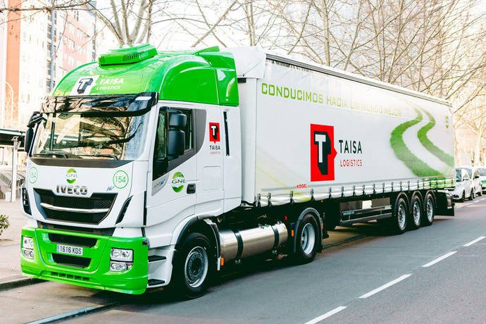 gaznacom's tweet photo. Taisa Logistics, operador logístico integral con una trayectoria en España de más de 50 años, ha incorporado a su flota cuatro nuevos camiones de gas natural licuado. #GAZNACOM https://t.co/Hoz44e2RLQ