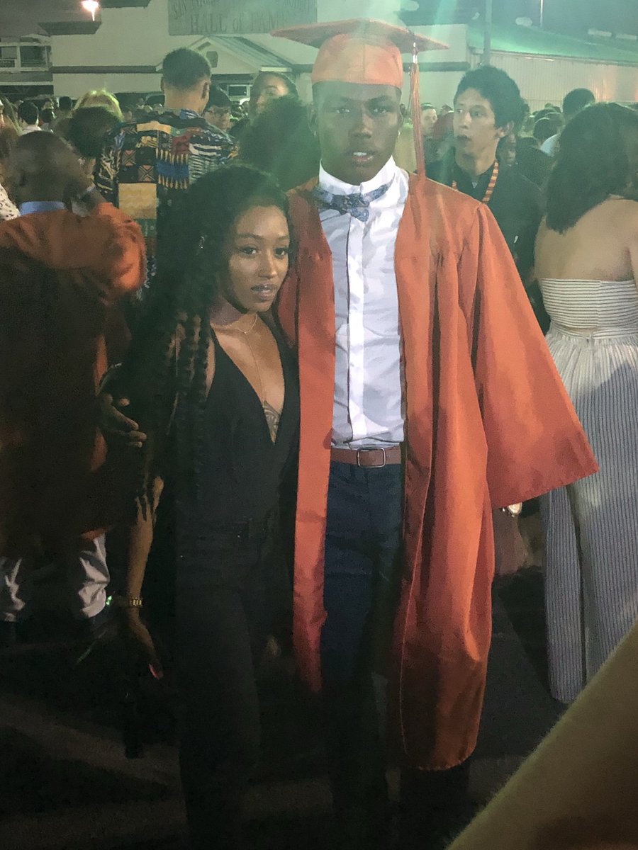 javankajohnson's tweet photo. I was a teen mother in 1995. Statistics that were presented back then stated I wouldn’t & neither would they! My belief in God, myself & my children said different! Super proud of these two!! We now have 10 years before another! 🙏🏾
#BAttitude #Blogbyjava #BAttitudeapparel https://t.co/okkVKLIOYZ