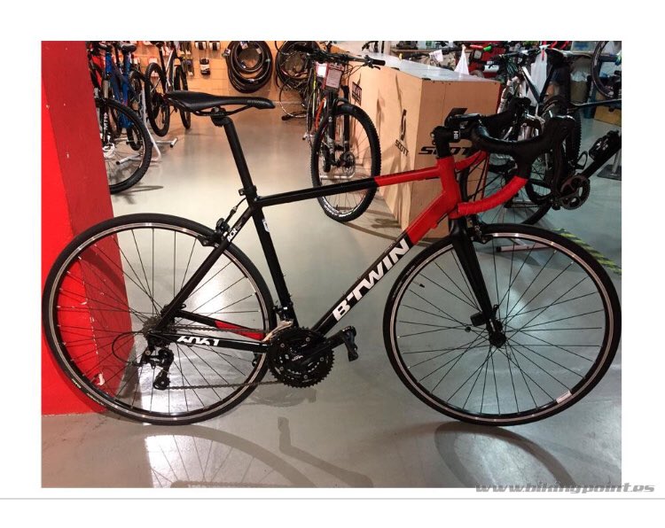 alesgandro's tweet photo. Hoxe roubaron estas dúas #bicicletas nun garaxe da Sagrada Familia. Agradécese a difusión para atopalas. #coruña https://t.co/Cch0oNK7er
