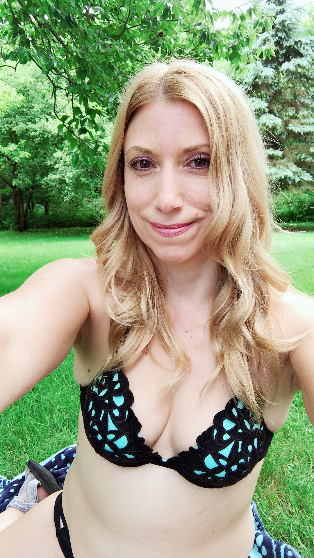 Wynfreya on X: Online and outside completely this time!  t.coTIiKbUtxL4 t.co0hXxrOppKv  X