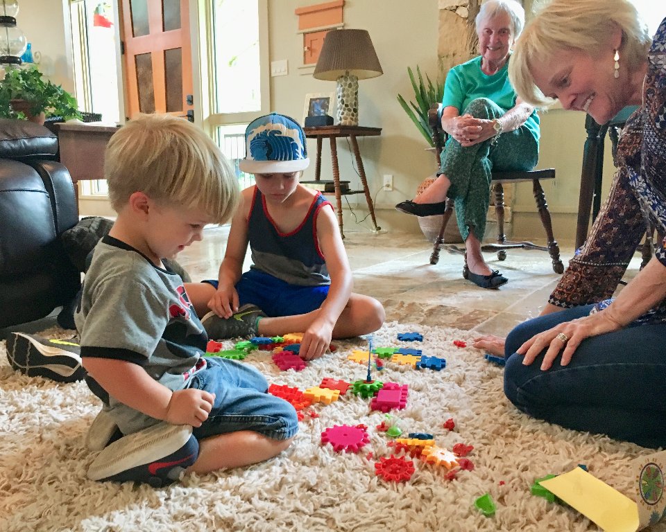 CraftsmanAustin's tweet photo. When Linda imagined life in her new home she saw herself on this rug playing with her nephews. Simple. Beautiful. Unpretentious. This is why we build b/c your home is not your life but simply the backdrop for it. What is your fav memory in your home? 🏡 #craftsmanhomesofaustin https://t.co/COvCt81qQu