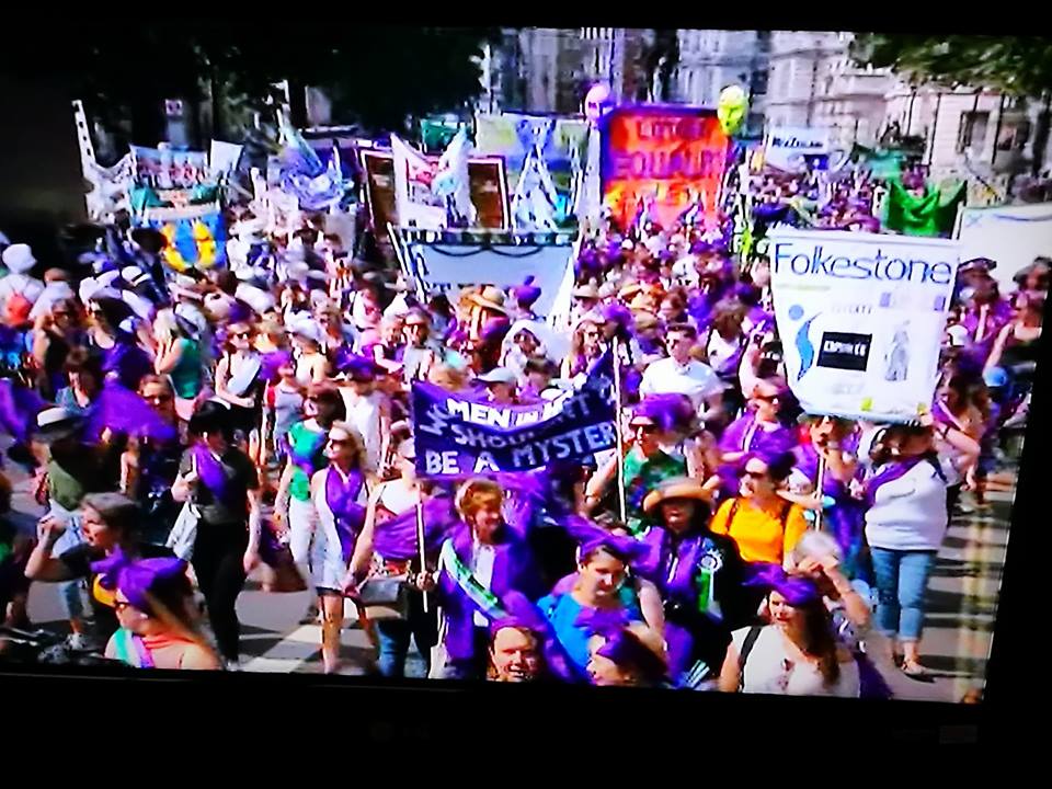 SITWD's tweet photo. We were spotted on the @BBCNews coverage @processions2018 #PROCESSIONS2018Ldn @SIGBI1 @soroptimistlb @callyauckland team #TunbridgeWells https://t.co/Gz64bWjZnw
