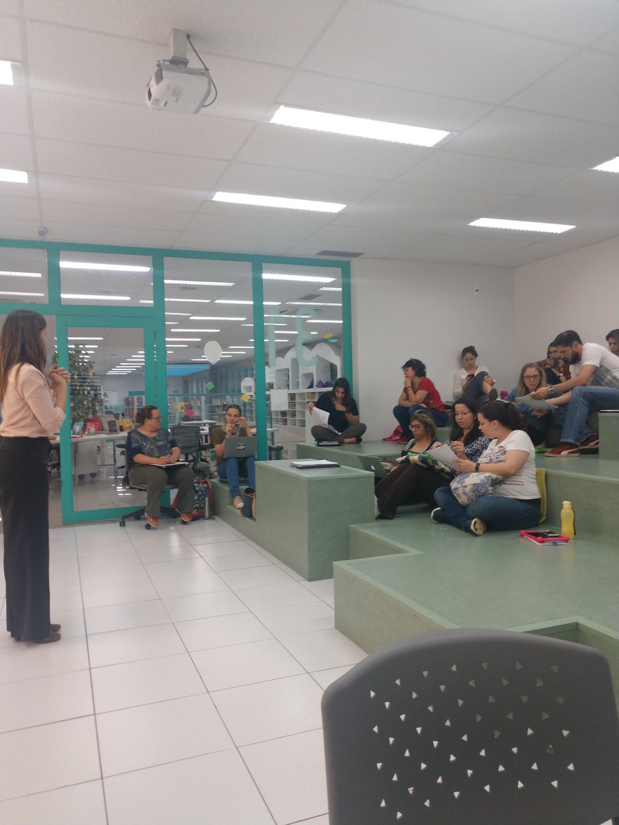 tweetsdobarbz's tweet photo. @inabetta Applying the LAST protocol in a nice PD at Concept Ribeirão. Teachers excited with the ideas that emerged. We are on the way! @EscolaConceptSP. #education #conceptRAO #makingthinkingvisible https://t.co/NtGnkrYp1I