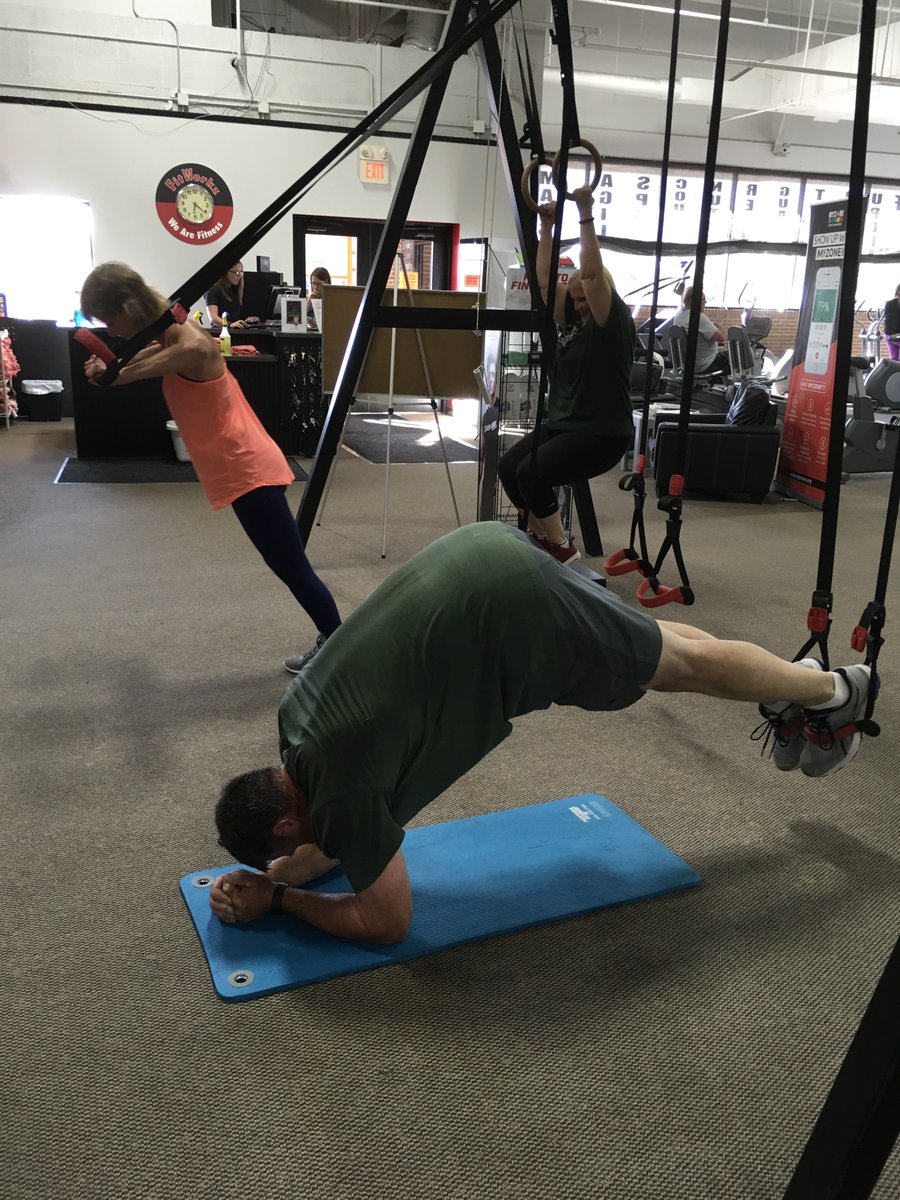 FitWorkzSP's tweet photo. It’s never to late, come in and join us!!!! 💪🏼😎👊🏼 #fit #fitness #fitlife #fitspo #fitnessmotivation #fitworkz #fitworkzdekalb #trainhard #training #teamwork #evolution #joinus #keepgoing https://t.co/DYd4xgSeMU