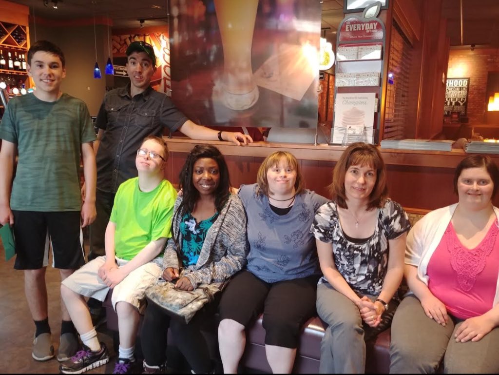 Check out this great picture of one of our Next Chapter Book Clubs! Looks like you had a great time at your wind-up party! 😁📖