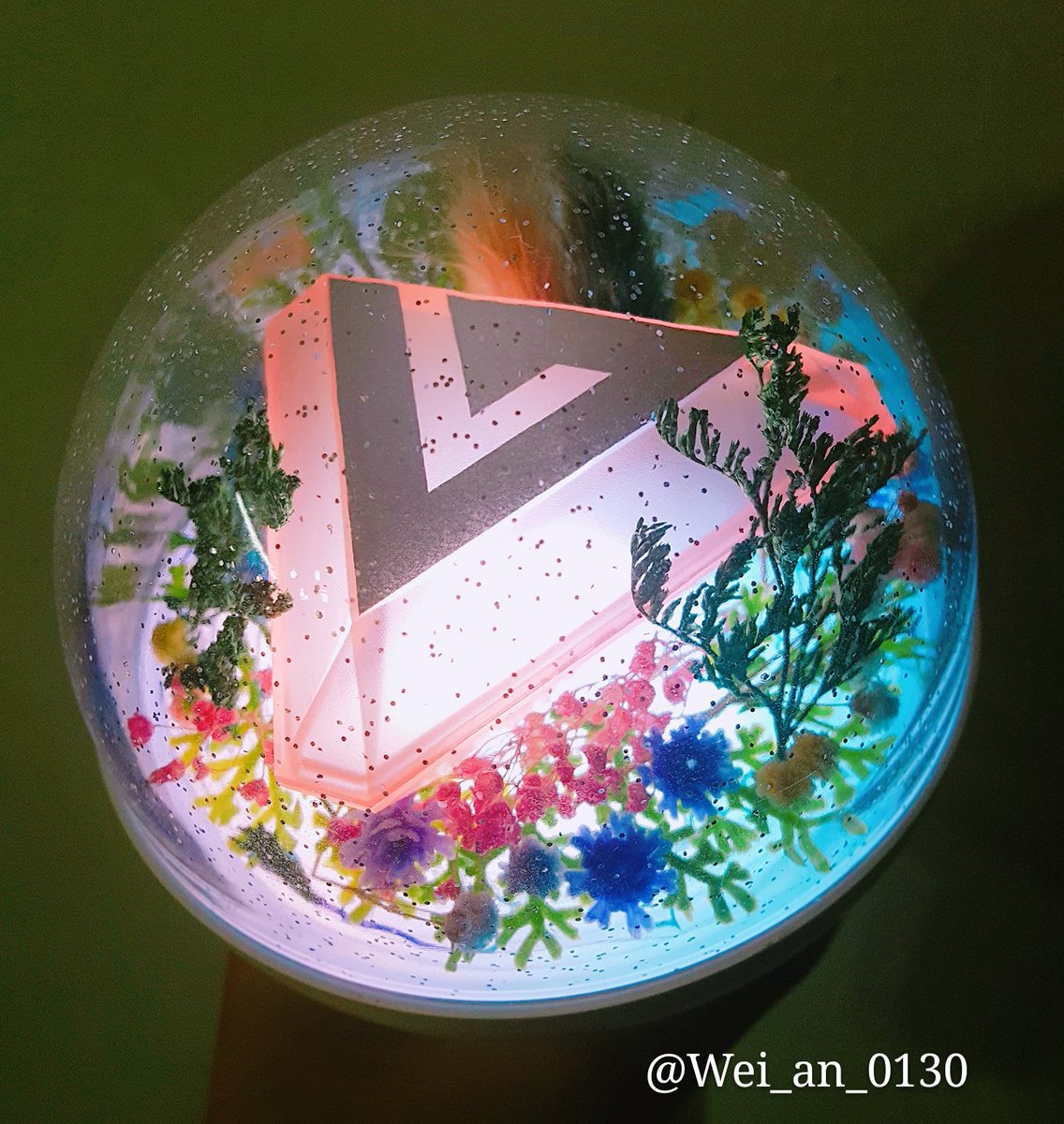 Wei_an_0130's tweet photo. #세븐틴 #SEVENTEEN #carat #caratbong #캐럿 https://t.co/vcAK4Gm1y3