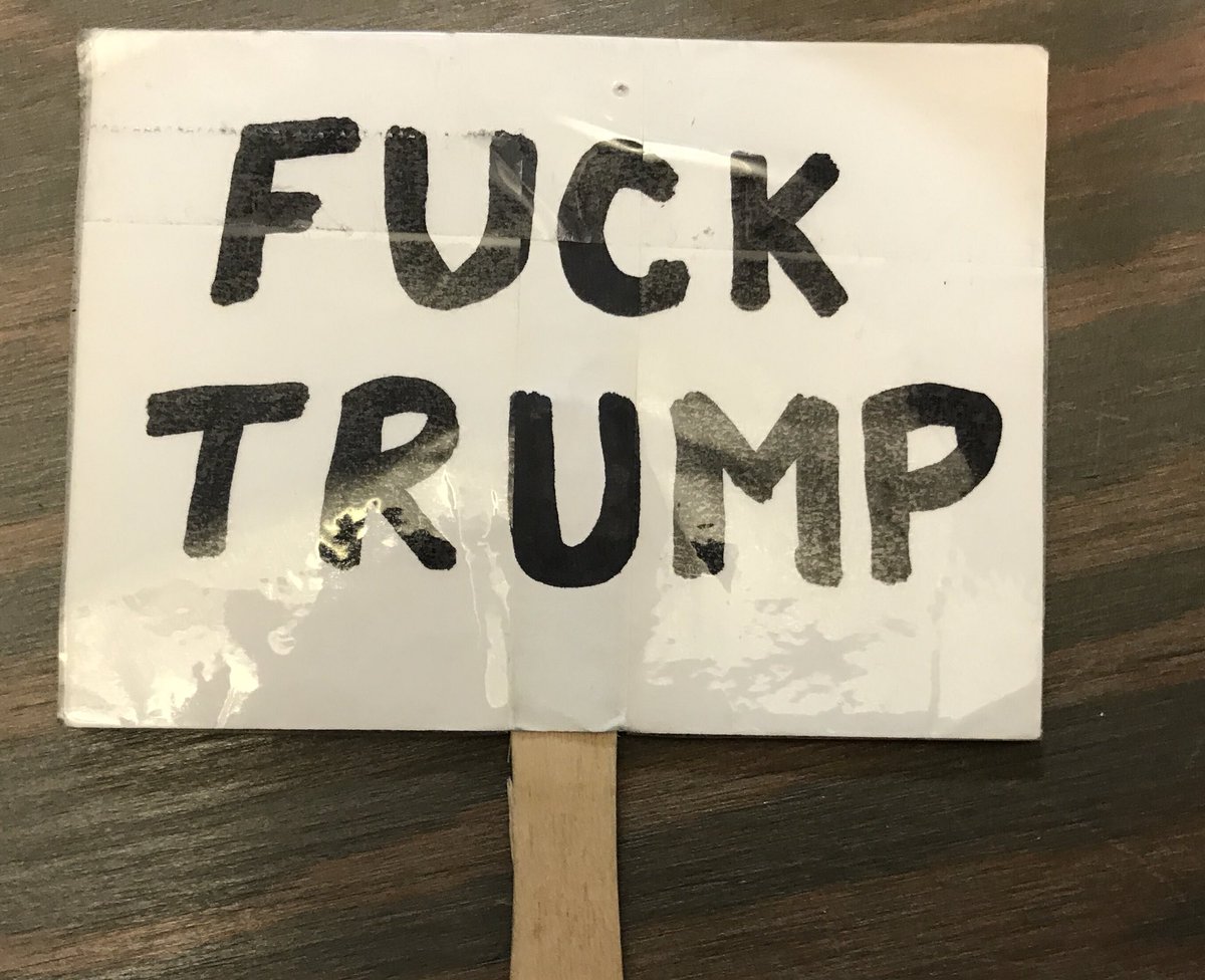 frangeladuo's tweet photo. #RobertDeNiro Would you like us to send you a #PopUpProtest #FTrump sign or do you prefer to DIY? #DeNiroRocks https://t.co/XjQZE0icPP