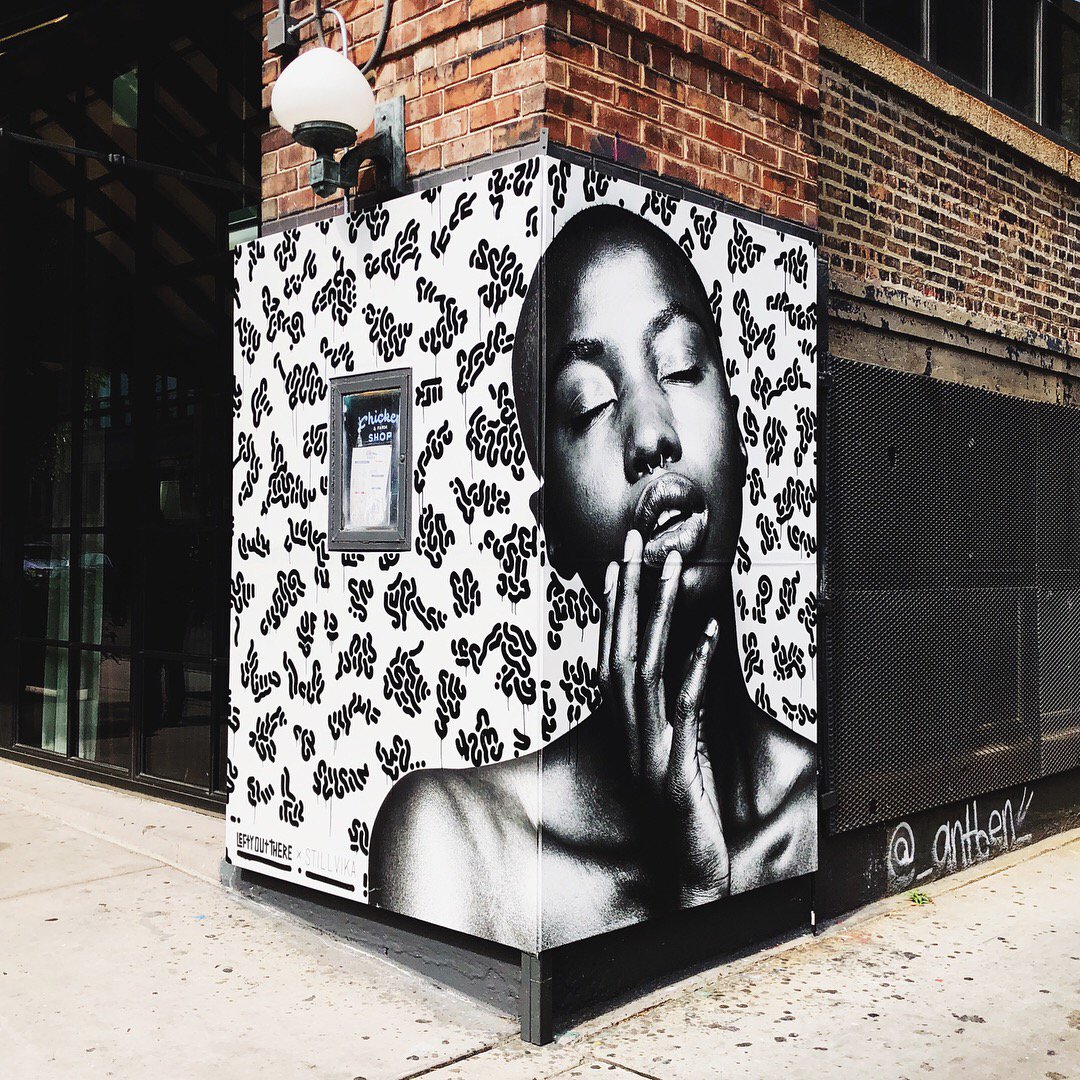 threadless's tweet photo. June’s #graffitiongreen murals at Soho House Chicago are an awesome collab between photographer @StillVika and artist #leftyoutthere and features models Giannina Antonette Oteto and Kâri Michelle. https://t.co/DmQO6Yafce