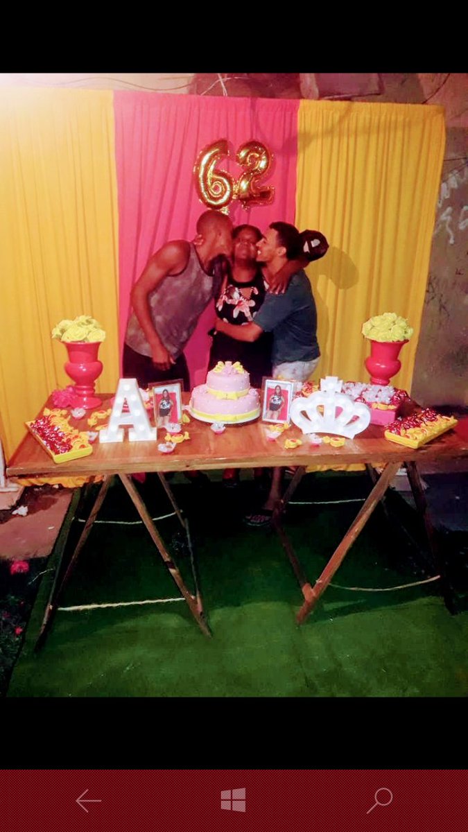 JtalvesPgg's tweet photo. De ontem.. Niver da dona nicka.. #Ficoushow.. 😍 https://t.co/BU5M2xkSwA