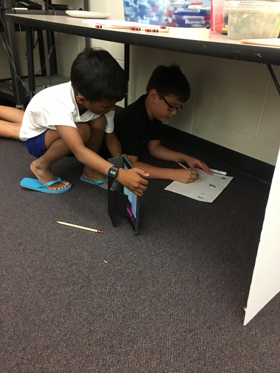 Mrs_Lausten's tweet photo. These animators are exploring and beginning to create their own stop-motion animation! #MillardSTEM2018 #Proud2bMPS @lindsey_revers @jsutfin @MPSElemEd https://t.co/JP1dhqrH75