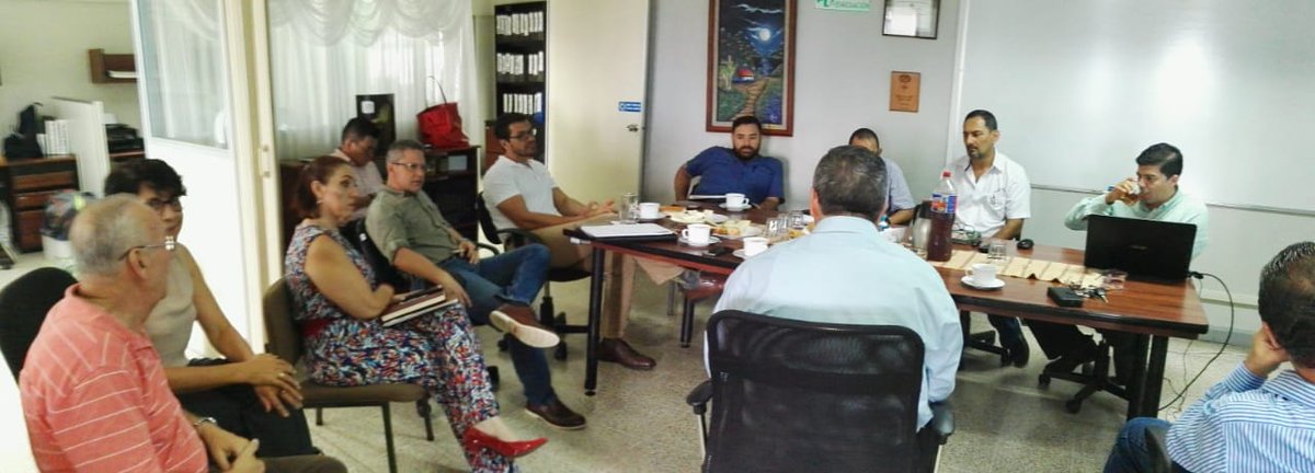 ADEZN01's tweet image. Presidente Ejecutivo del INA Sr. Andrés Valenciano Yamuni. El viernes 08 de Junio sostuvo una reunión con representantes  de diferentes instancias de la ADEZN y el Consejo Académico, su ímpetu generó muy buenas impresiones entre los asistentes.