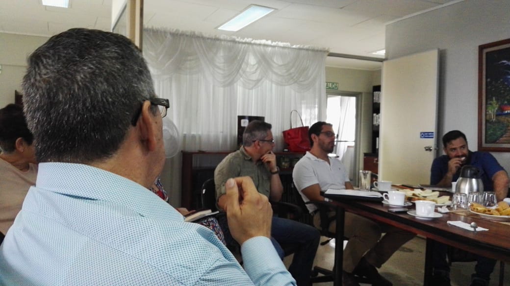 ADEZN01's tweet image. Presidente Ejecutivo del INA Sr. Andrés Valenciano Yamuni. El viernes 08 de Junio sostuvo una reunión con representantes  de diferentes instancias de la ADEZN y el Consejo Académico, su ímpetu generó muy buenas impresiones entre los asistentes.