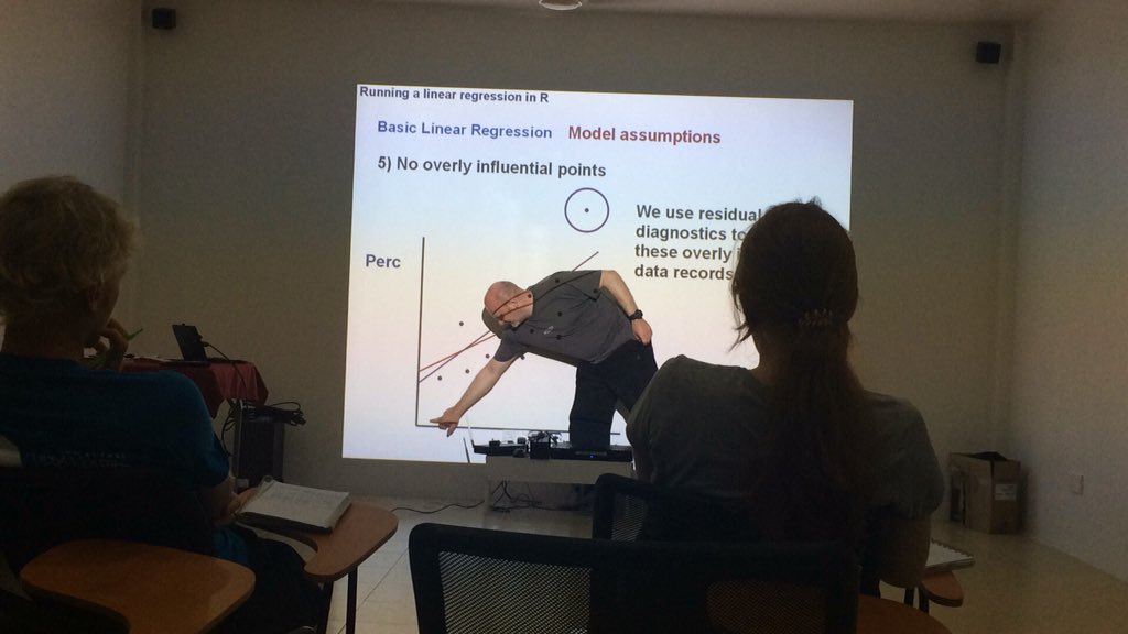 DiseaseMatters's tweet image. Teaching the students how to analyse their data from the @DerbyUni Tropical Marine Biology Course #linear_regression