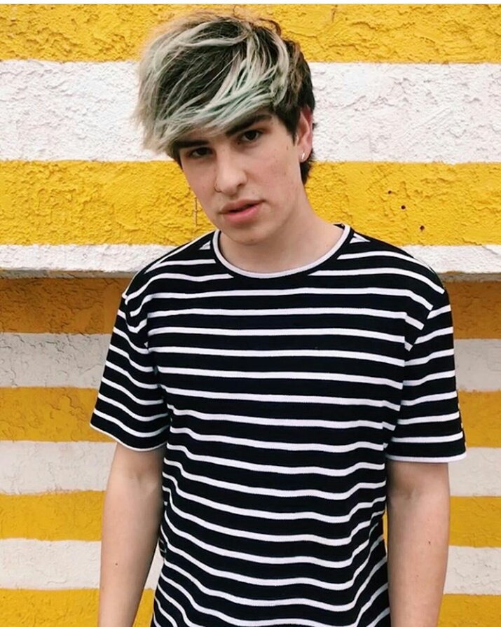 Official_brez97's tweet photo. Happy 20th birthday @jakewebber hope you have a good day https://t.co/wxdA2luDoN