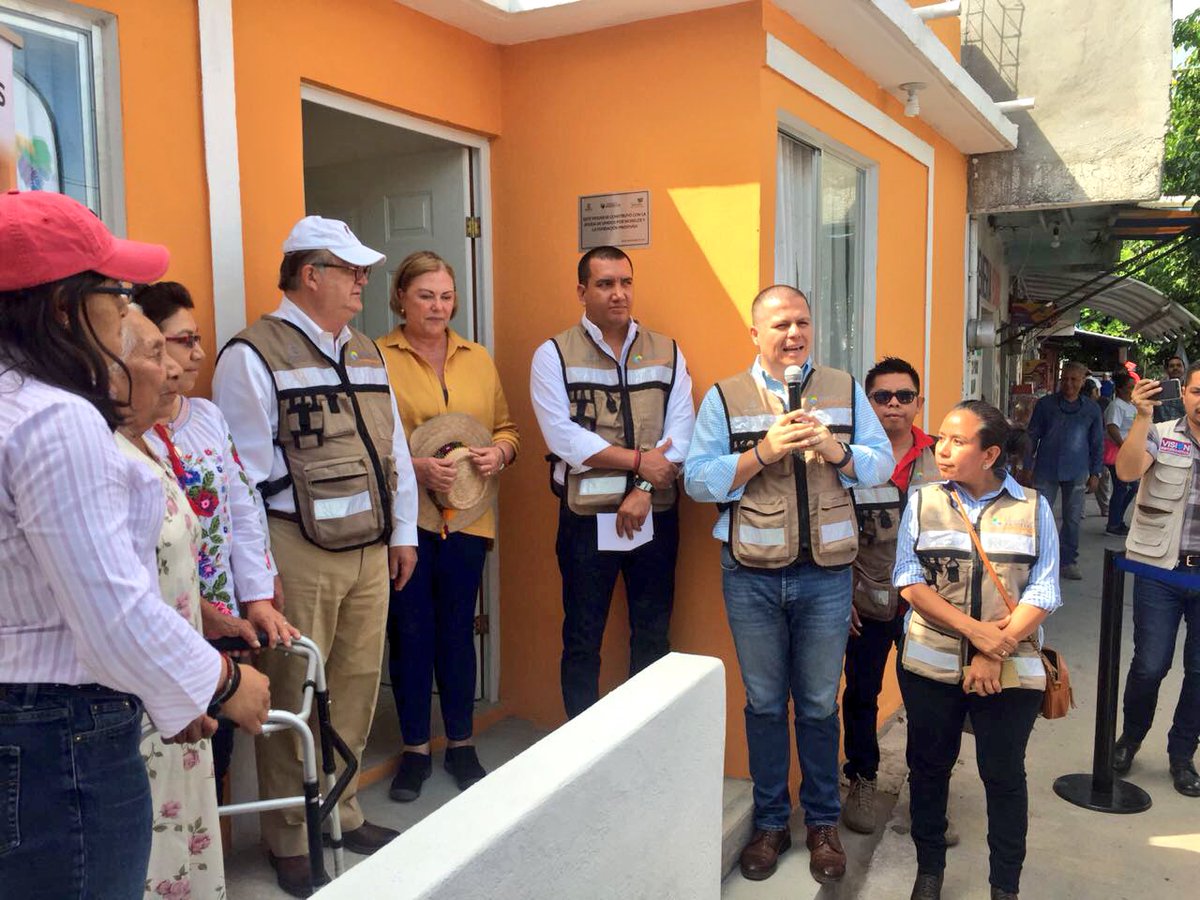 BlankAlmazo's tweet photo. Iniciamos la semana realizando un recorrido de supervisión, encabezado por el Gob @gracoramirez, para verificar las acciones de reconstrucción de @UnidosPorMor en Xochitepec https://t.co/u4xB5ijzgj