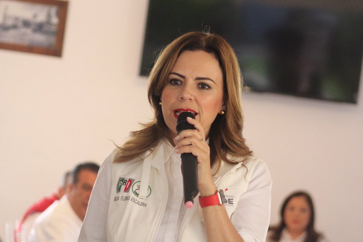 HildaFloresE's tweet photo. Estamos muy orgullos@s de contar con una militancia tan entregada y apasionada, con ustedes haremos a @JoseAMeadeK el Presidente de México, a @Jorge_Meade Gobernador de Morelos y ganaremos con l@s candidat@s del @PRI_Nacional https://t.co/rY1coHD308