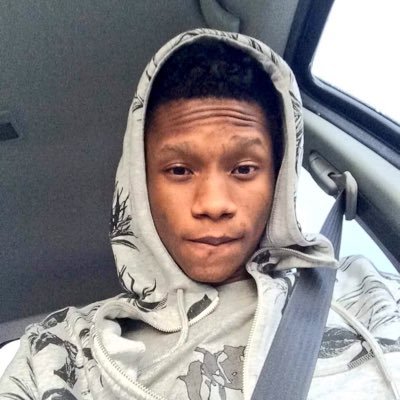 firstclassjerry's tweet photo. Happy birthday to these two beautiful red fam, namesake @Bookie_tea  and Anfield bishop @Bishop_Yayo May God bless y'all real good and prosper your ways,have a great evening #YNWA #JuneRocks https://t.co/ACJxLXLnp2