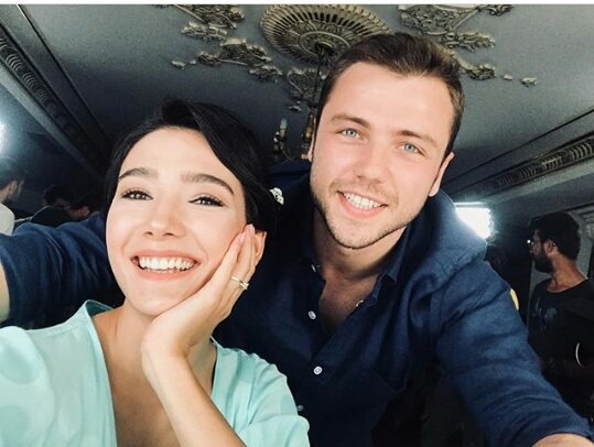 nutellaytol's tweet photo. Shipır bünyem bu kadar mutluluğa
Hiç alışık değil.
Allah'ım sana geliyorum💗💗
Kedimisiniz siz ne bu tatlılık😽😽

#HiçKimseSeninKadar https://t.co/fzEFS9Rcum