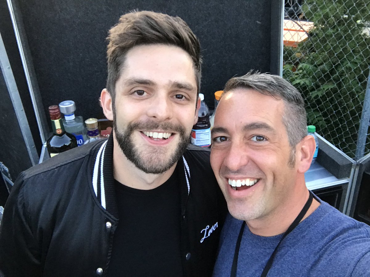 Keith_Kelly's tweet photo. Thanks for a great night of Country music in #Buffalo @ThomasRhett @1065WYRK #TOCBuffalo #TOC2018 π€ πΆππΊ https://t.co/VDN5v1Q12T