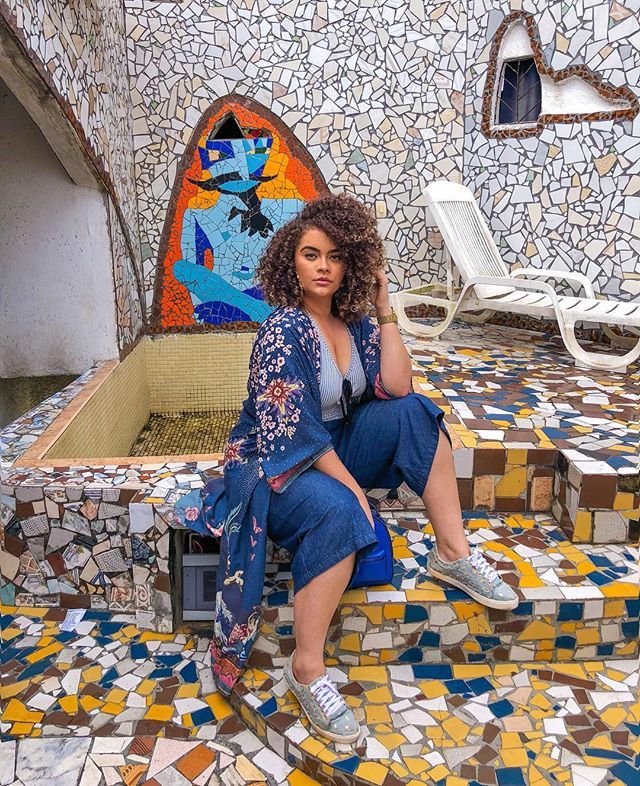 ninagabriella's tweet photo. Camuflada nos mosaicos do @themazerio_! 🌈✨ • Fica na comunidade Tavares Bastos, tem uma vista maravilhosa (veja nos destaques) e toca JAZZ! Já to doida pra voltar na primeira sexta do mês e assistir ao jazz ao vivo! ❤️ • #lugaresbabadeiros #lookb… https://t.co/KzjTZxuE4J https://t.co/D9uYCFX7kH