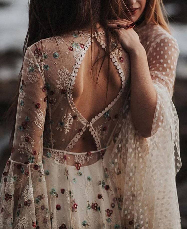 flutteringme's tweet photo. How Much Should You Be Spending on Wedding Outfit? https://t.co/PwHSFJmpIv https://t.co/xcaKJdXfwC