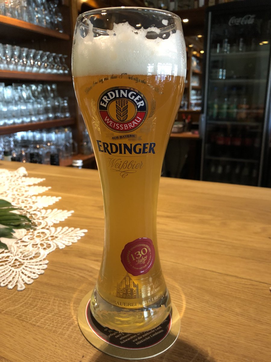 klaus_braus's tweet photo. @geco_de Ich fumpe mit 😎 die @lufthansa @Lufthansa_DE hat meine Frau einbehalten #Fluggestrichen 😱 ein Tag länger Strohwitwer 😏 https://t.co/3CcJZA46Kh